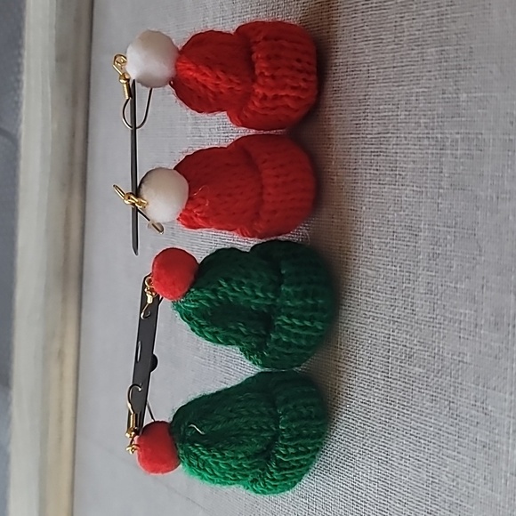 2 Pairs Handmade Winter Snow Hat Earrings - Picture 5 of 5
